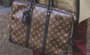 logo handbag luis vuitton